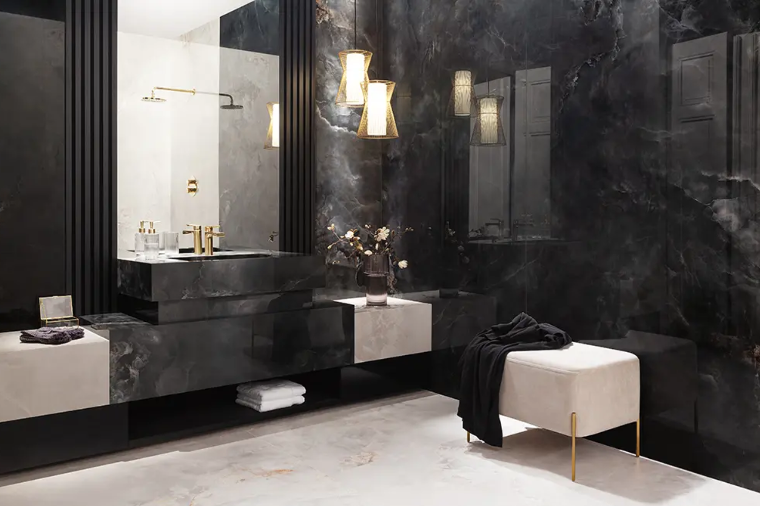 Luksusowa łazienka z motywem ciemnego marmuru